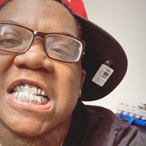 Meet your Posher, Rayneisha